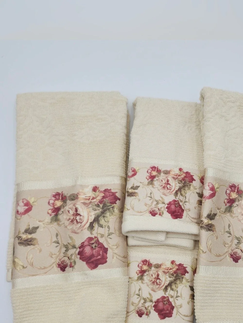 Lot of 4 Crosshill Towel pink floral Roses guest hand towel face